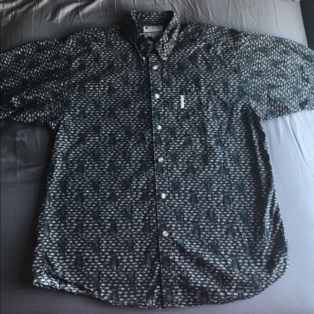 Columbia Black Button Down Short Sleeve Fish Shirt